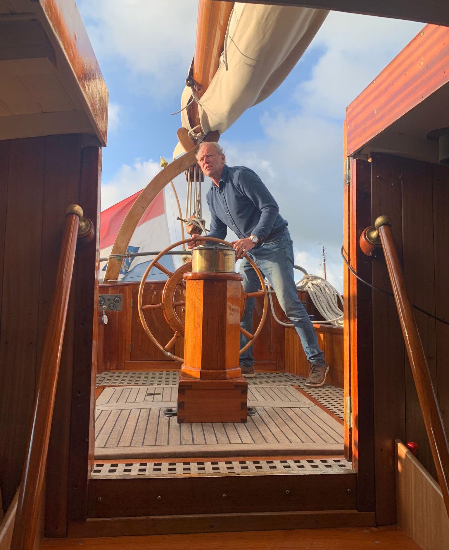 For us who carry us gallery10