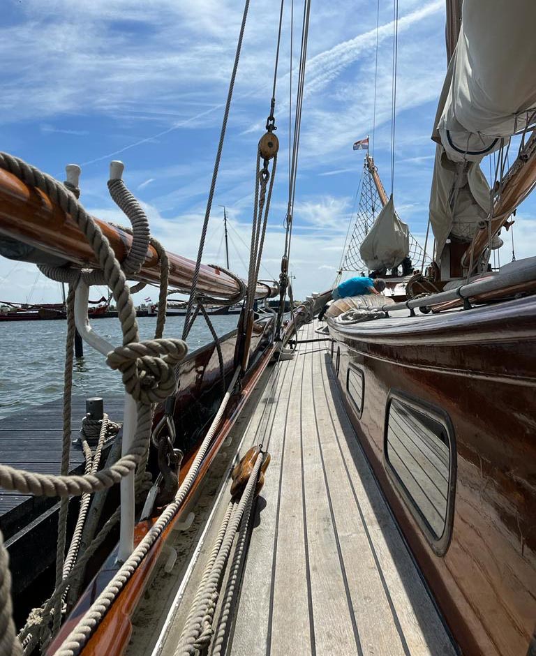 For us who carry us gallery11